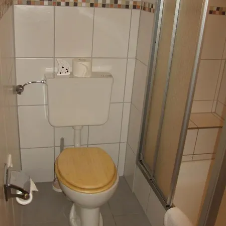 Auf Der Olk Mit Roepertsmuehle Gasthuis Veldenz