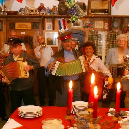 Auf Der Olk Mit Roepertsmuehle 3* Veldenz